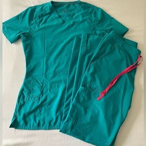 Smitten Women’s Scrubs | SIZE XXS & XS | Teal